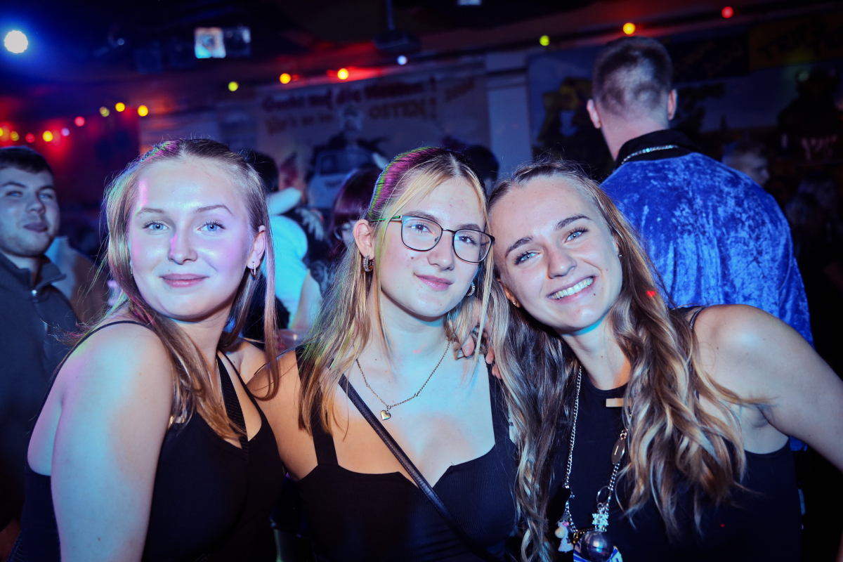 11_11_eeroeffnungsparty-118