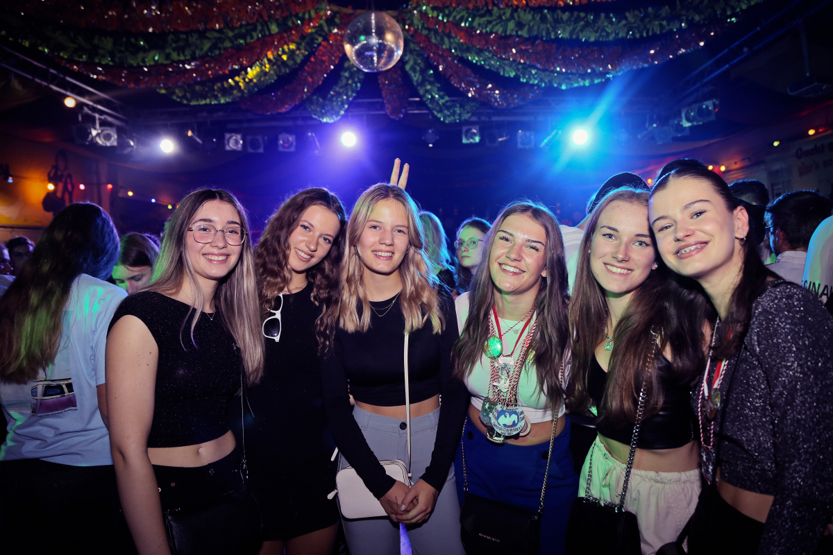 11_11_eeroeffnungsparty-75
