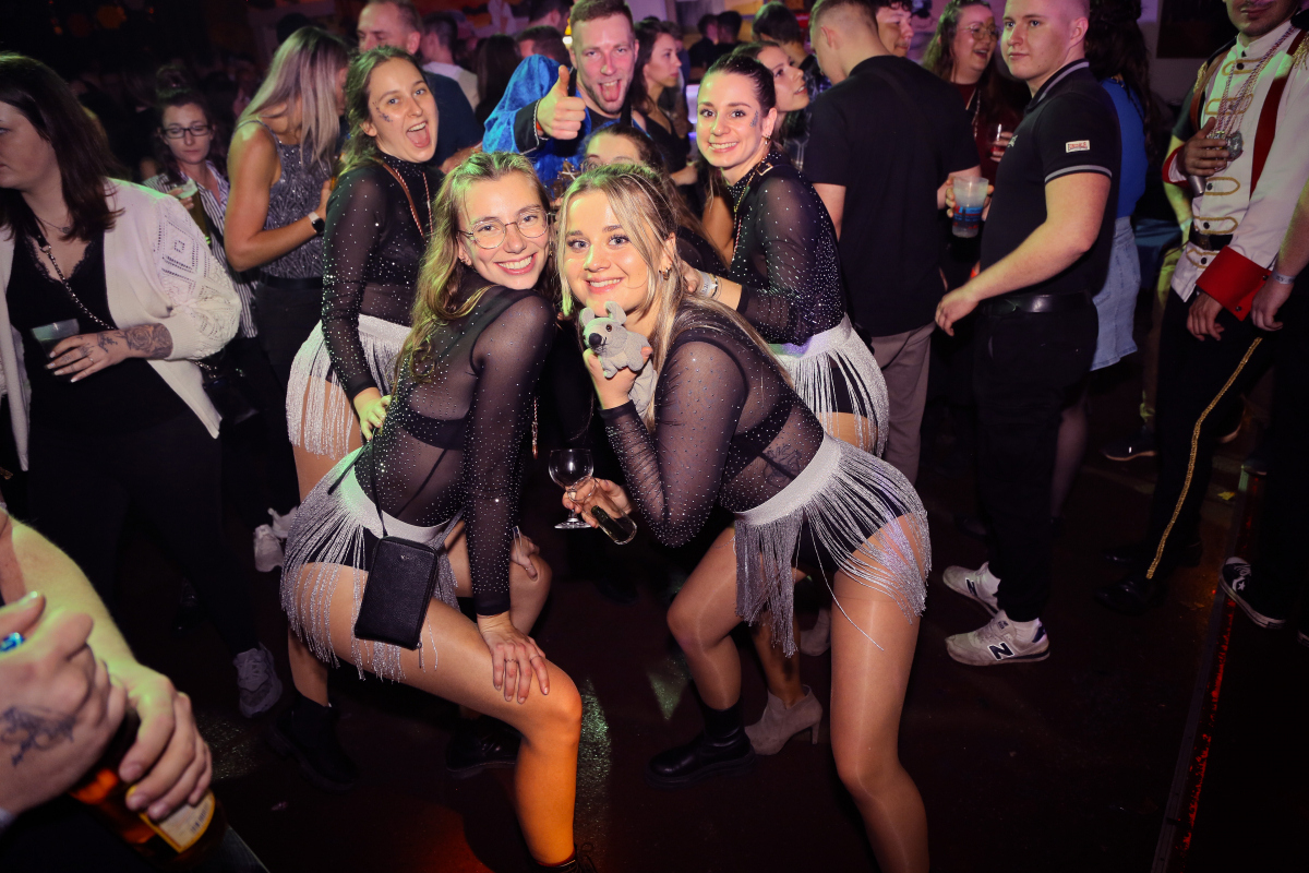 11_11_eeroeffnungsparty-97